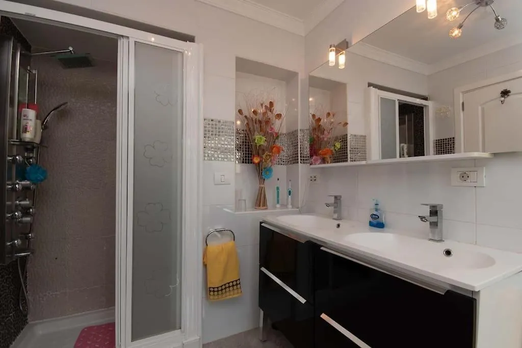 Villa Romantica. Wonderful 4 Bedroom Villa. Costa Adeje  0*, Costa Adeje (Tenerife)