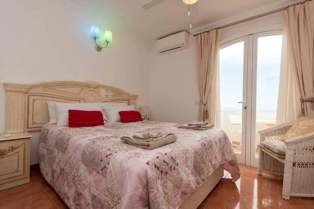 Villa Romantica. Wonderful 4 Bedroom Villa. Costa Adeje  Spain