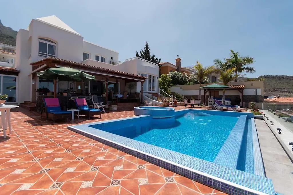 Villa Romantica. Wonderful 4 Bedroom Villa. Costa Adeje  Costa Adeje (Tenerife)